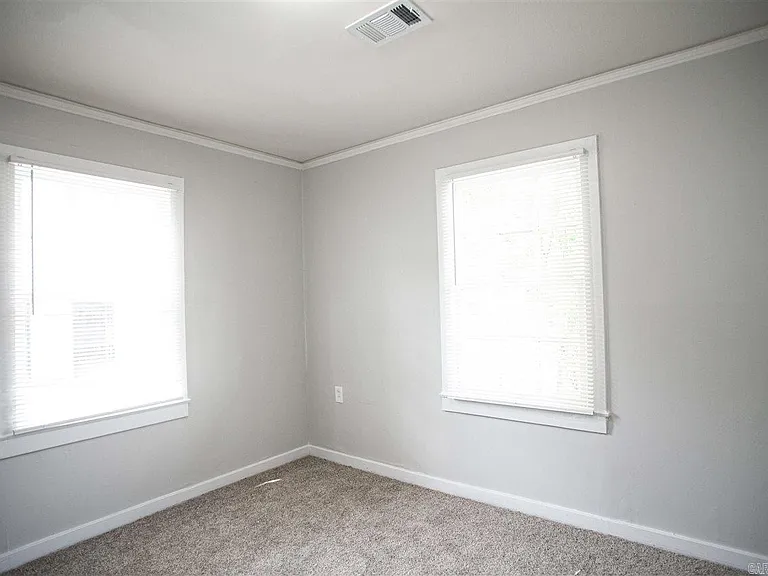 607 Prothro St — Photo 8