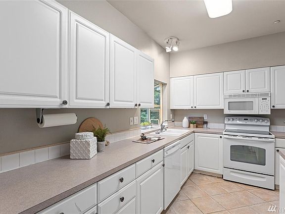 All appliances stay.  