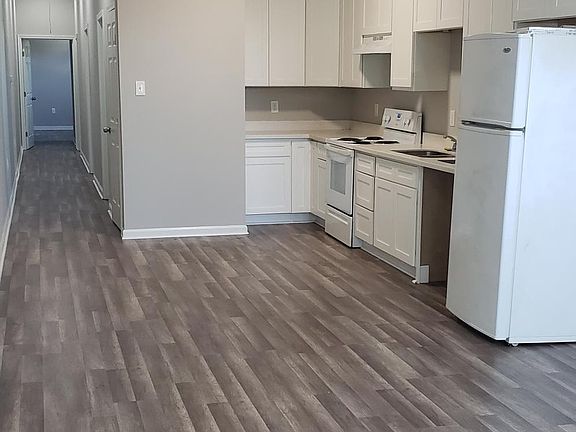 2nd image of 2640 Republic St