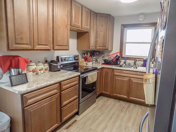 3rd image of 1205 Logan St
