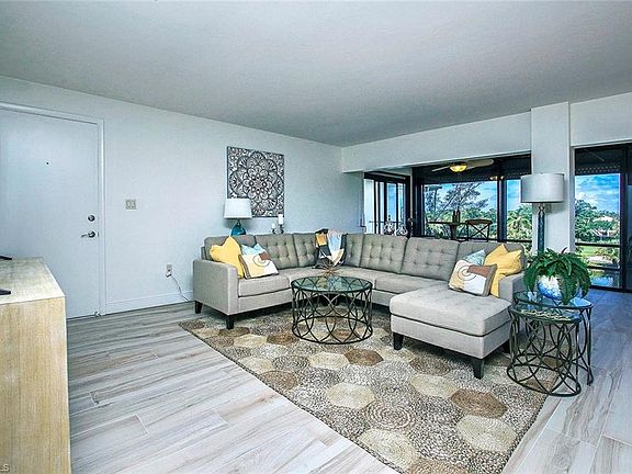4th image of 1340 Middle Gulf Dr Unit 6D