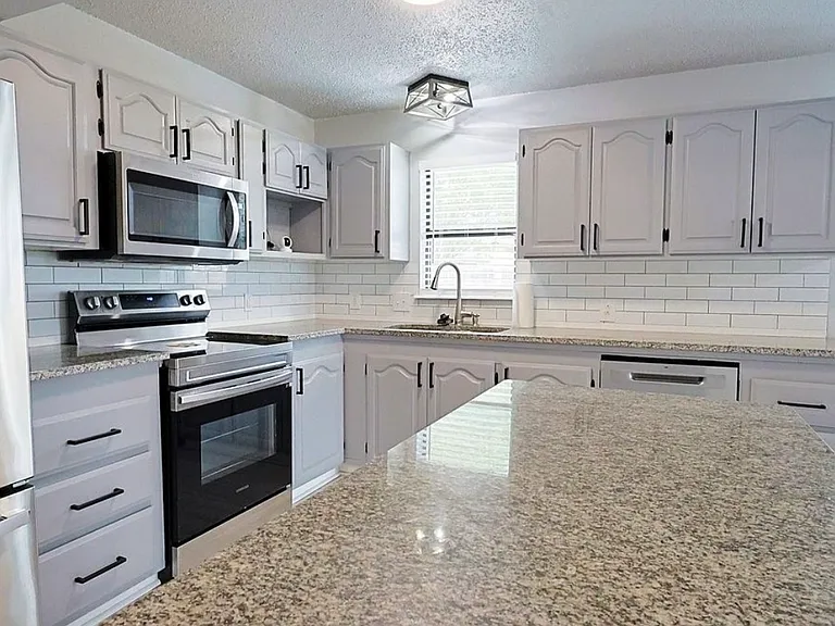 1710 Bob White Ct — Photo 16