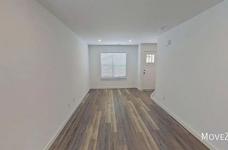275 Vanderbilt Rd — Photo 23