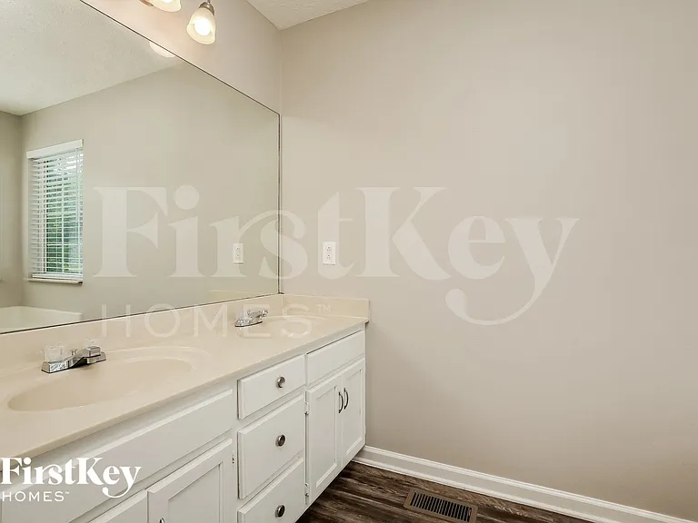 6005 Monroe Xing — Photo 13