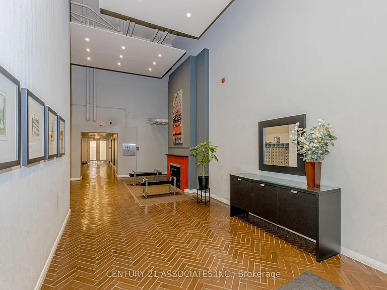 66 Bay St S #107 — Photo 3