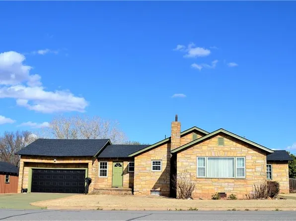 321 W 6th St, Cordell, OK 73632