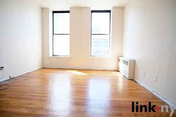 Rented by Link NY Realty | media 9
