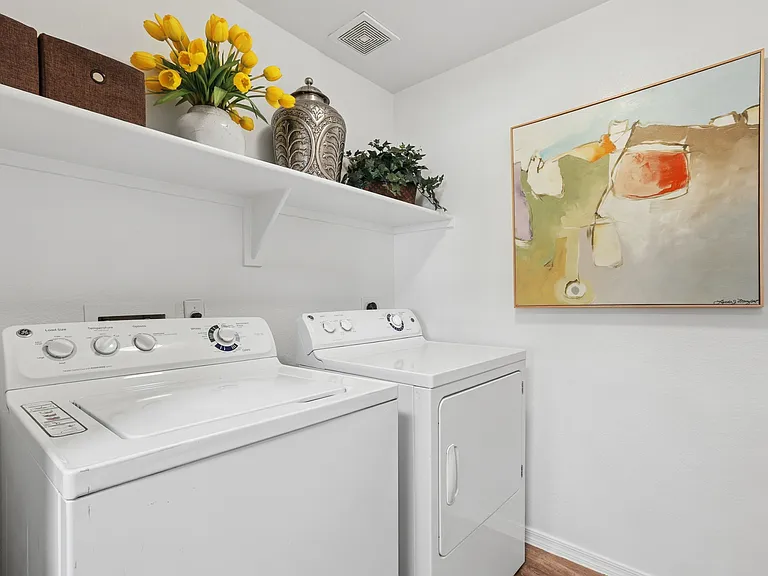 Elevate your lifestyle at Highland Groves at Morrison Ranch, where convenience meets comfort. Enjoy modern laundry facilities designed for your ease. Don't miss your chance to make this vibrant community your new homeschedule a tour today!