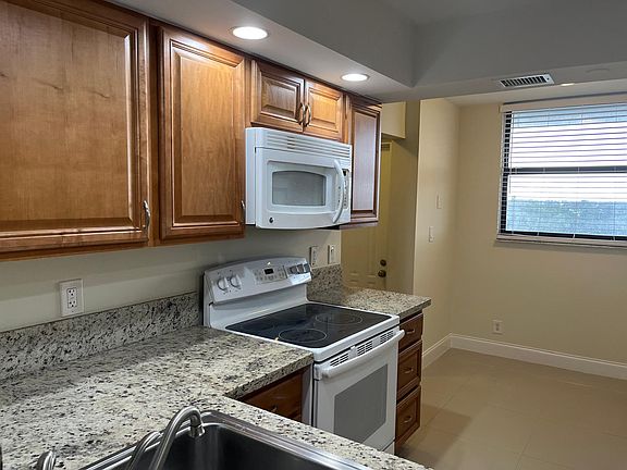 3rd image of 1266 S Military Trl APT 574