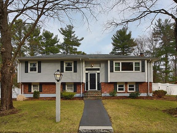 4th image of 21 Shady Hill Dr