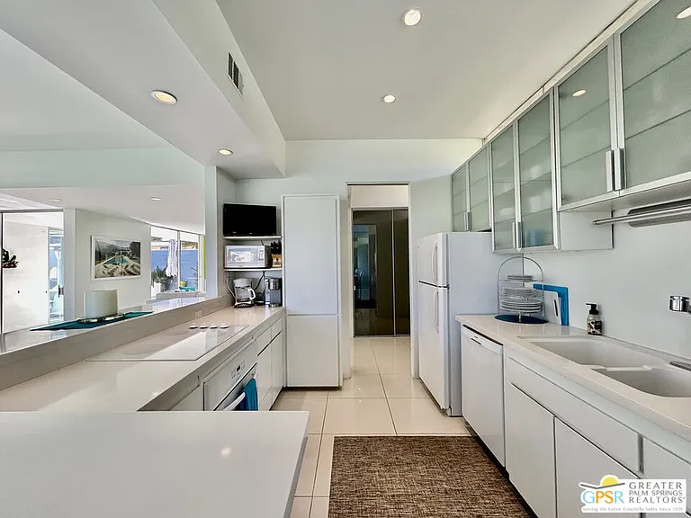 16 Lakeview Cir — Photo 33