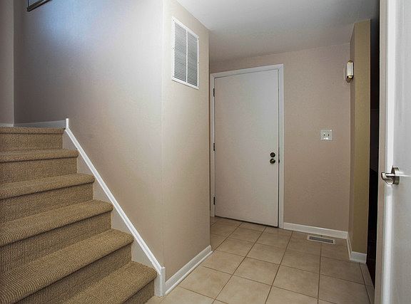 3rd image of 423 Wren