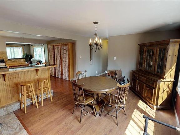 4th image of 70 Dania Dr