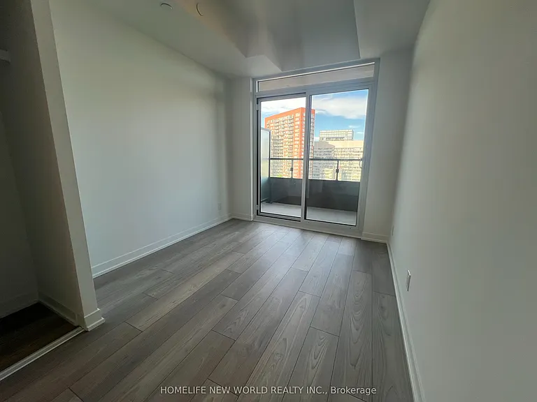 285 Dufferin St #811 — Photo 5