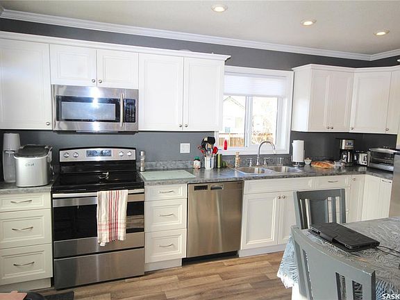 2nd image of 825 Park Dr #274