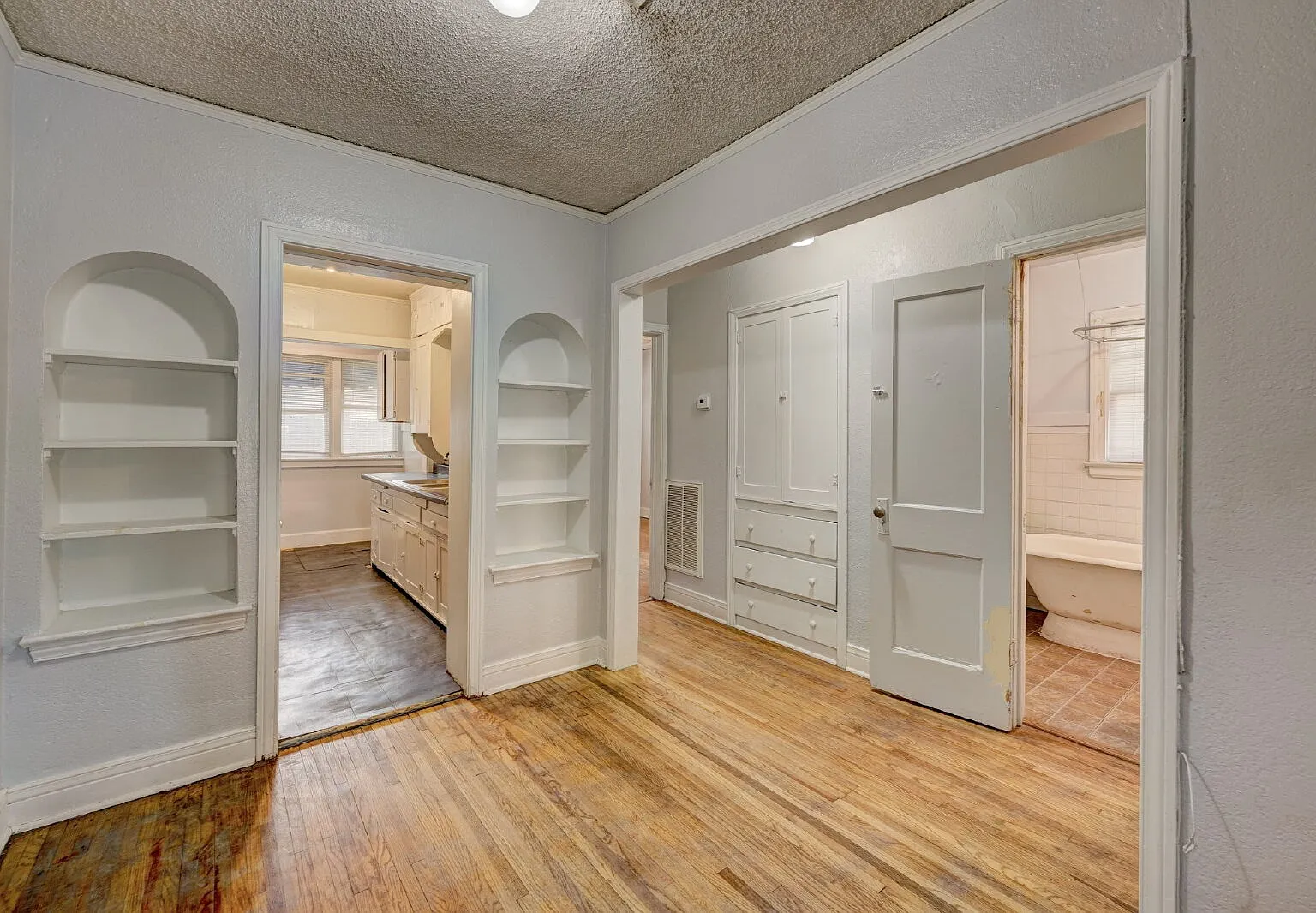 1 bed, 1.0 bath, 660 sqft, $900 — Photo 4