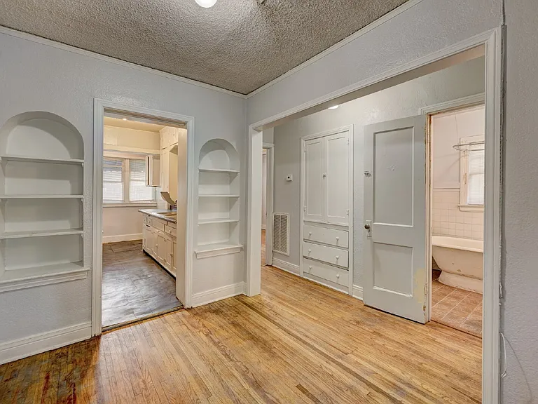 731 S Rockford Ave — Photo 4