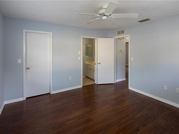 4th image of 1727 W Groveleaf Ave