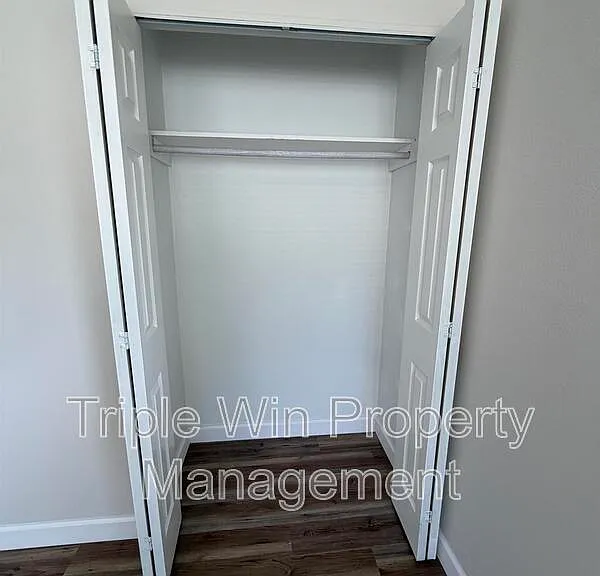 2257 Luxmore Dr — Photo 27
