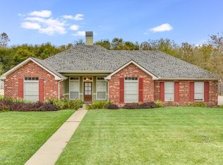 123 Longpointe Rd, Youngsville, LA 70592