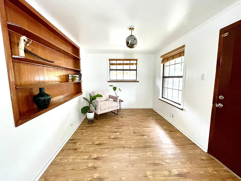 223 Sidney St — Photo 3