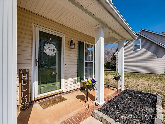 2nd image of 518 Stonehenge Dr