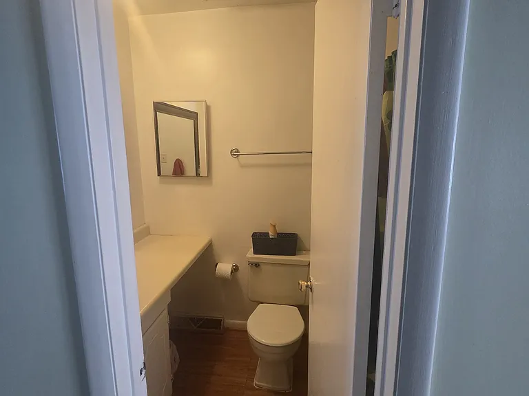 28-6 Wister Way — Photo 3