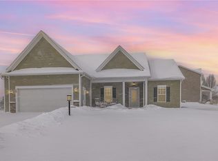 29 Tea Olive Ln, Fairport, NY 14450