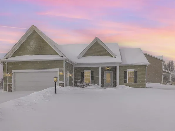 29 Tea Olive Ln, Fairport, NY 14450