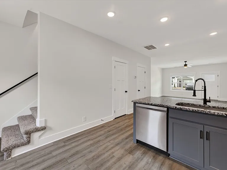 309 Front Ridge Cir — Photo 15
