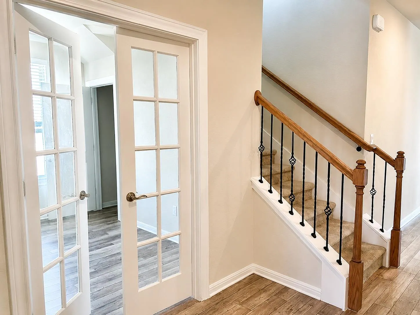 5 bed, 3.0 bath, 2706 sqft, $2,595 — Photo 1