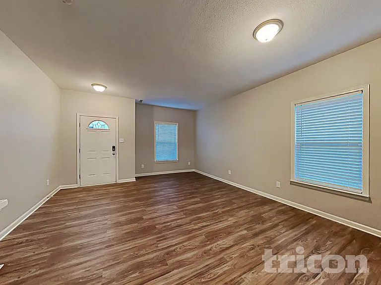 807 Chastain Ave — Photo 5