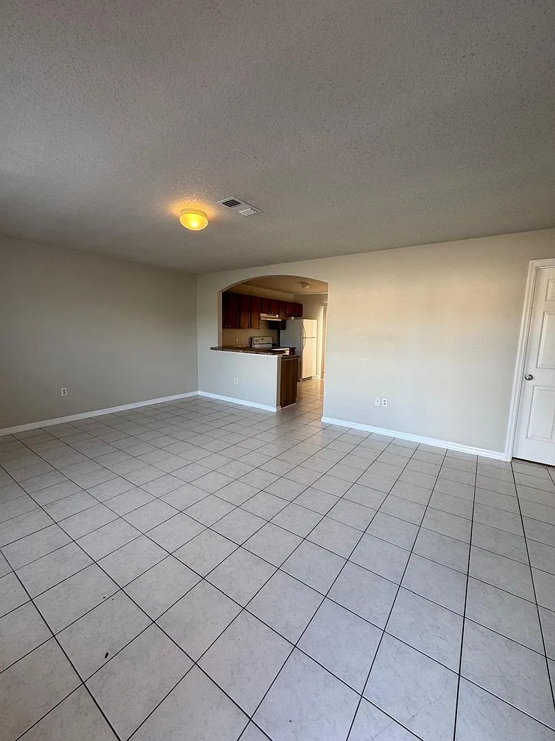 3 Bedroom, 1 bathroom Duplex Winter Haven! — Photo 4