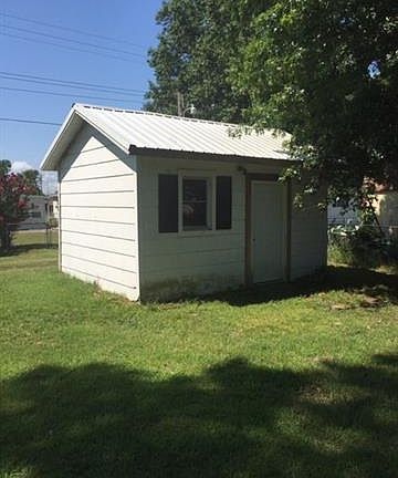 5th image of 1002 SE 11th St