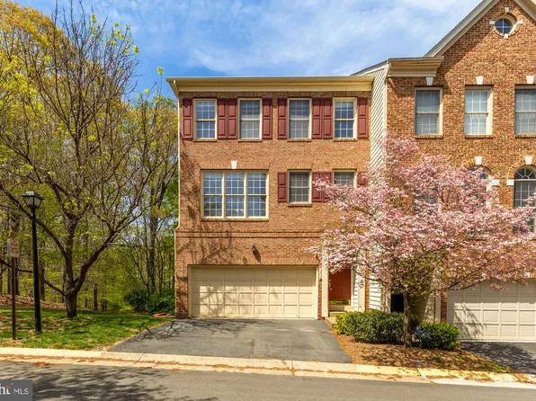 5436 Chieftain Cir, Alexandria, VA 22312