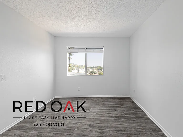 5200 Oakland St #210 — Photo 13