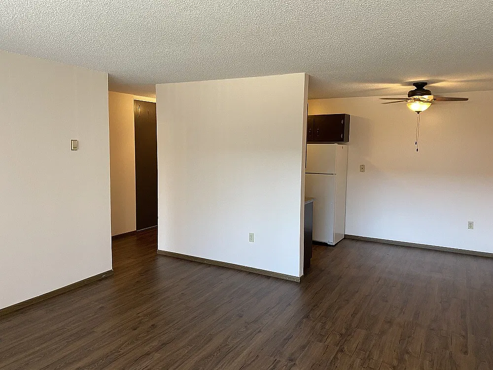 Sixth Ave Apartments — Photo 4