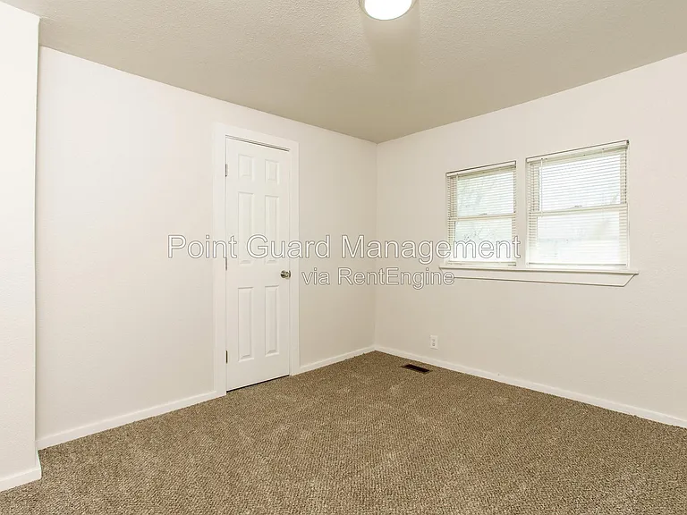 1927 S Mosley St — Photo 12