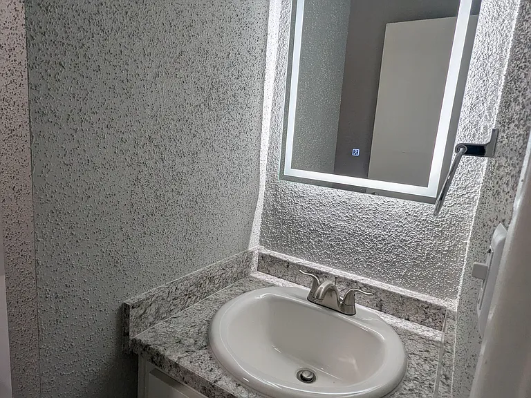 Campus View Apartments — Photo 31