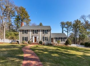 5 Daventry Ct, Lynnfield, MA 01940