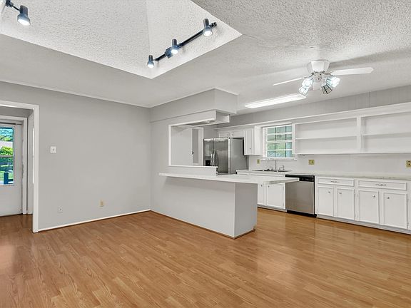 5th image of 2715 Whitson Way