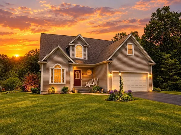 8 Nicholson Hill Rd, Southwick, MA 01077