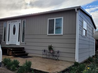 612 N Cascade Dr Unit 8, Woodburn, OR 97071