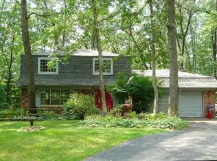 3801 Glen Hills Dr, Hartland, MI 48353