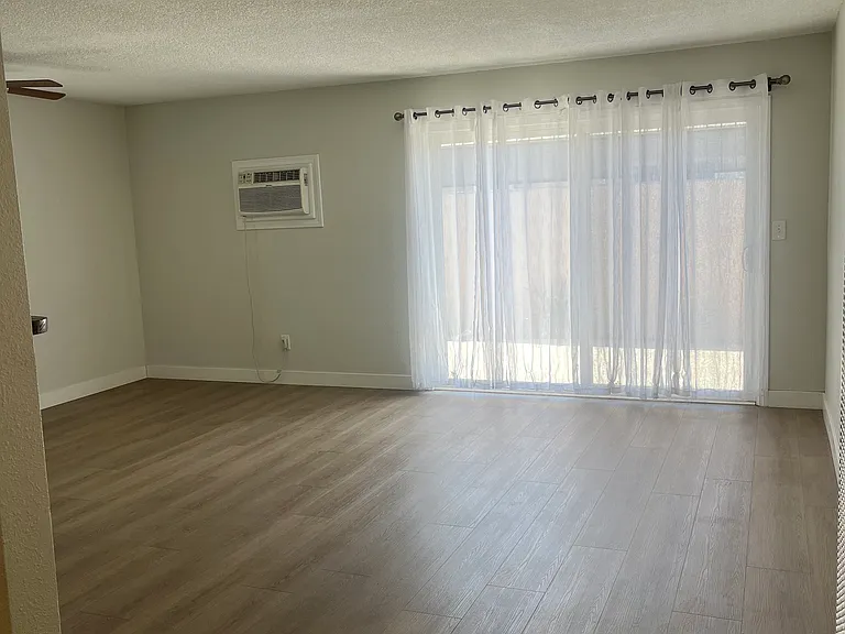 375 W Vernon Dr #C — Photo 5