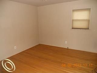 5th image of 26631 Jennifer Ct