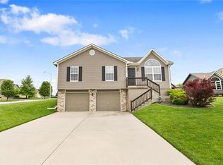 6909 NE 114th Ct, Kansas City, MO 64156