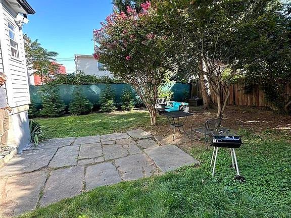 2nd image of 46 E 17th St #1R