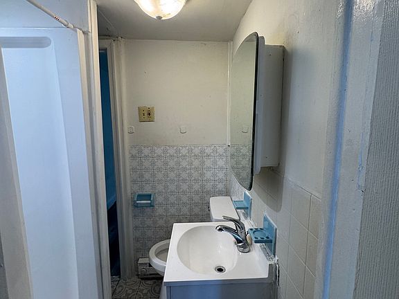 3rd image of 2527 N 5th St Floor 3