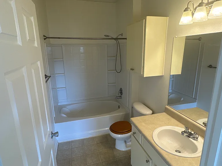 100 Vista Lake Dr #307 — Photo 3